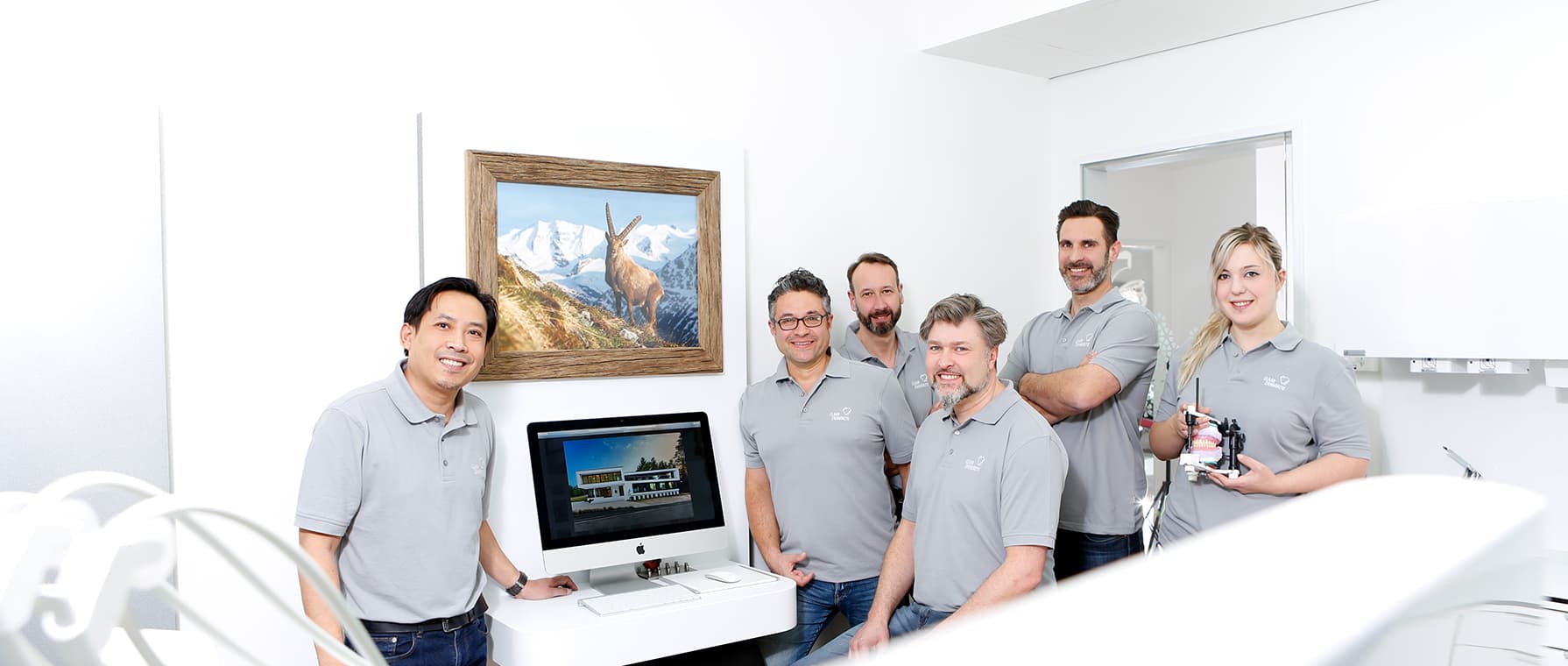 Zahntechniker-Team im praxiseigenen Dentallabor Dres. Claar & Kollegen Kassel